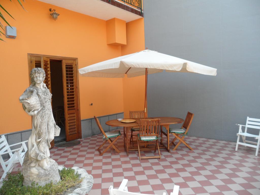 Il B&B Maison Graziella Viagrande Exteriör bild