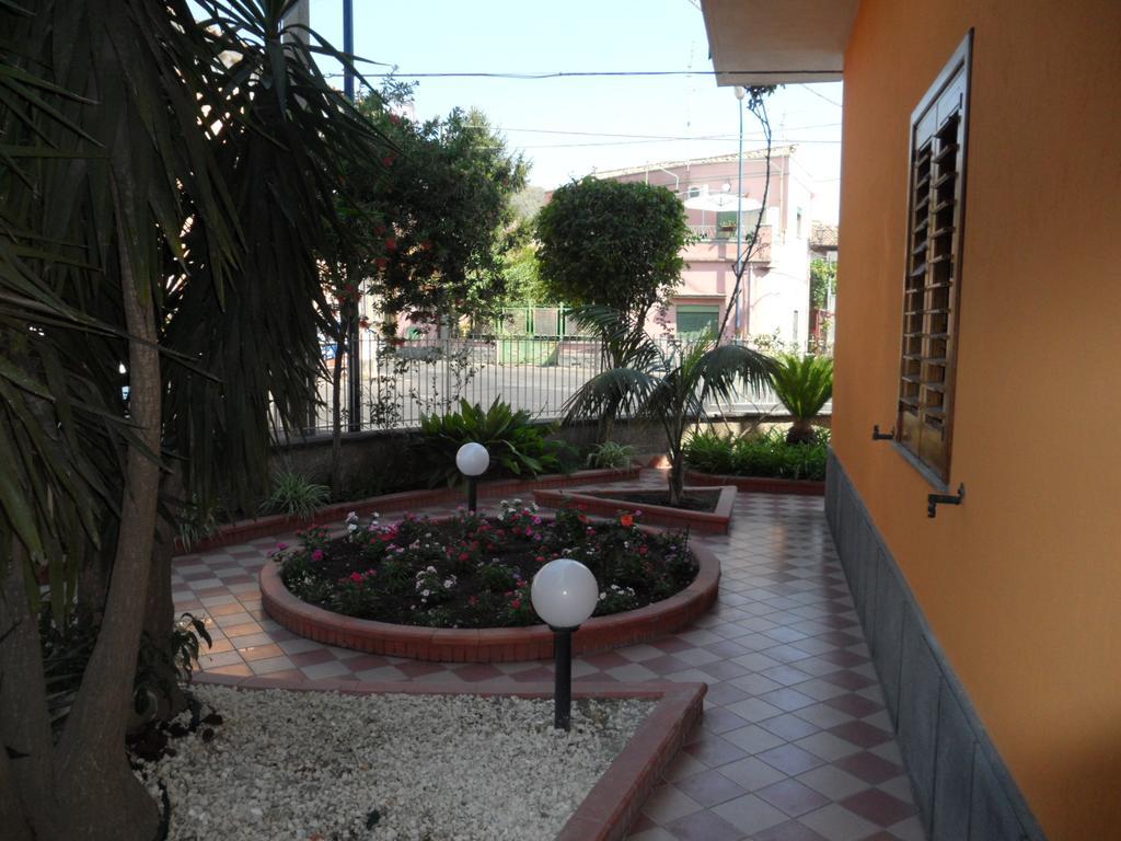 Il B&B Maison Graziella Viagrande Exteriör bild